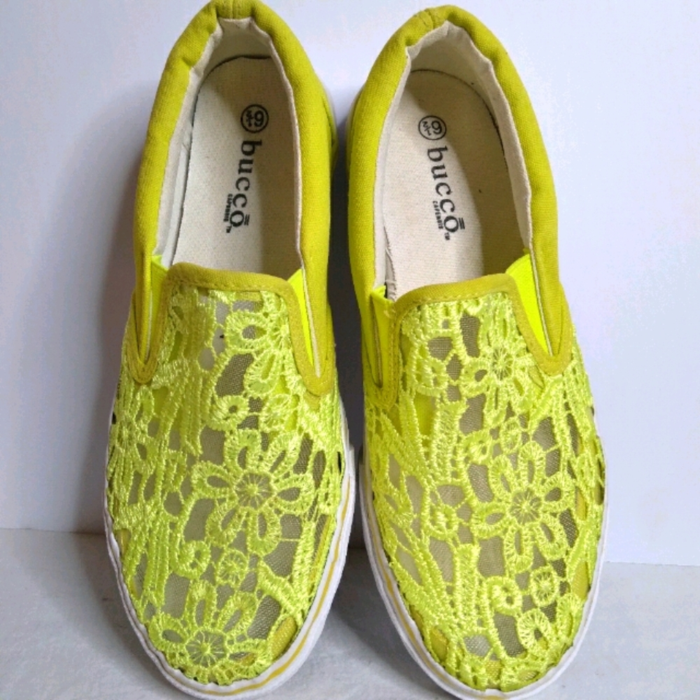Bucco capensis Size 6 1/2 neon yellow slip ons